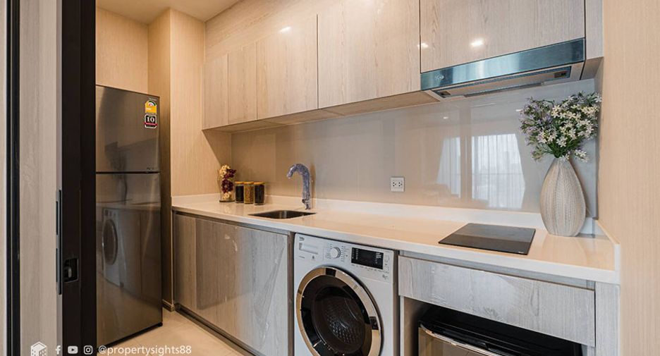 Wohnung zur Miete mit 2 Zimmer in Pathum Wan, Bangkok