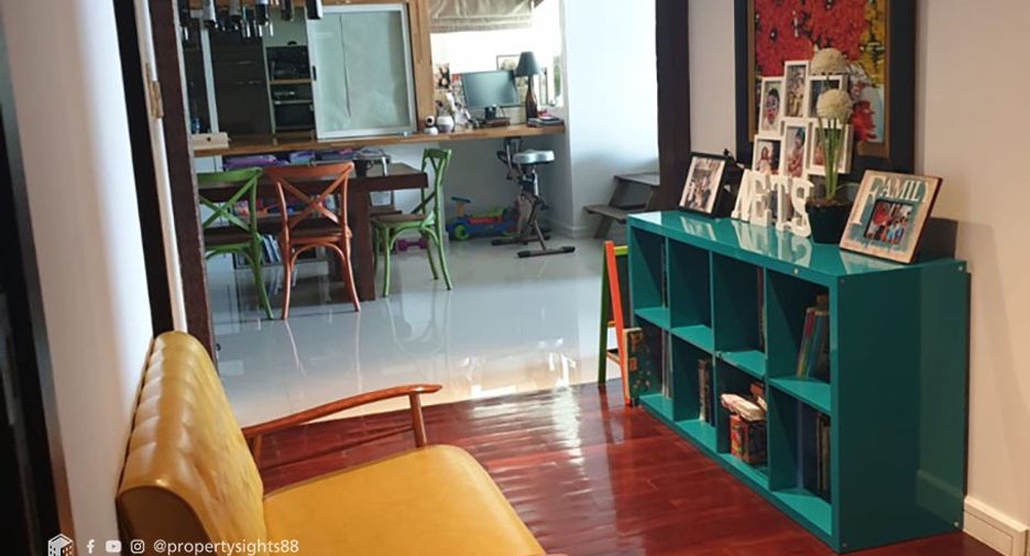 For sale 4 bedrooms condo in Watthana, Bangkok