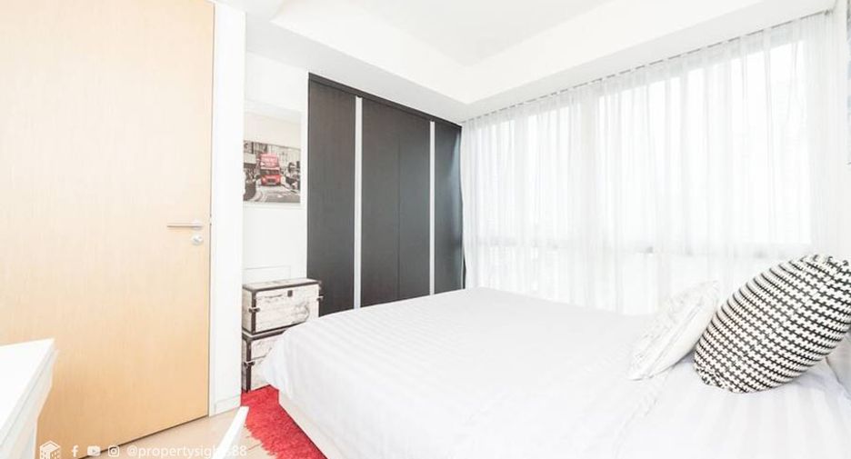 For sale 3 bedrooms condo in Watthana, Bangkok