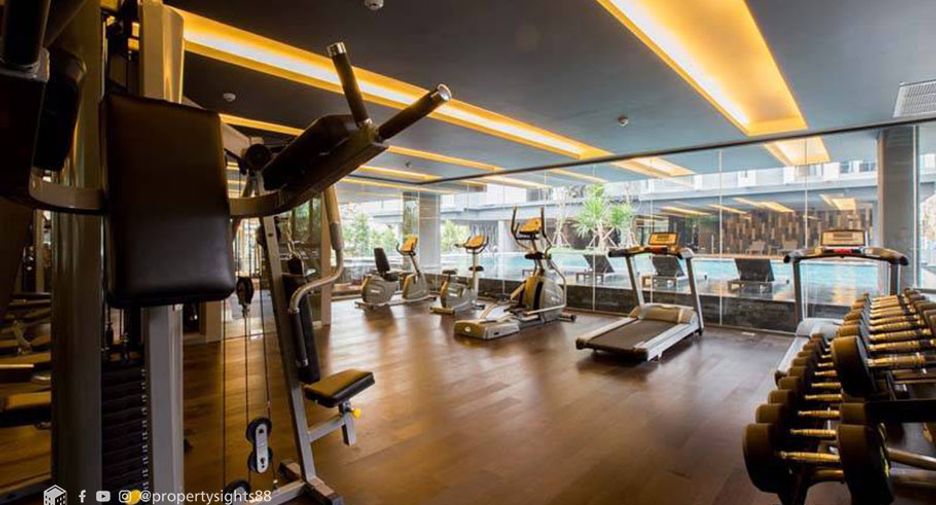 For sale 3 bedrooms condo in Watthana, Bangkok