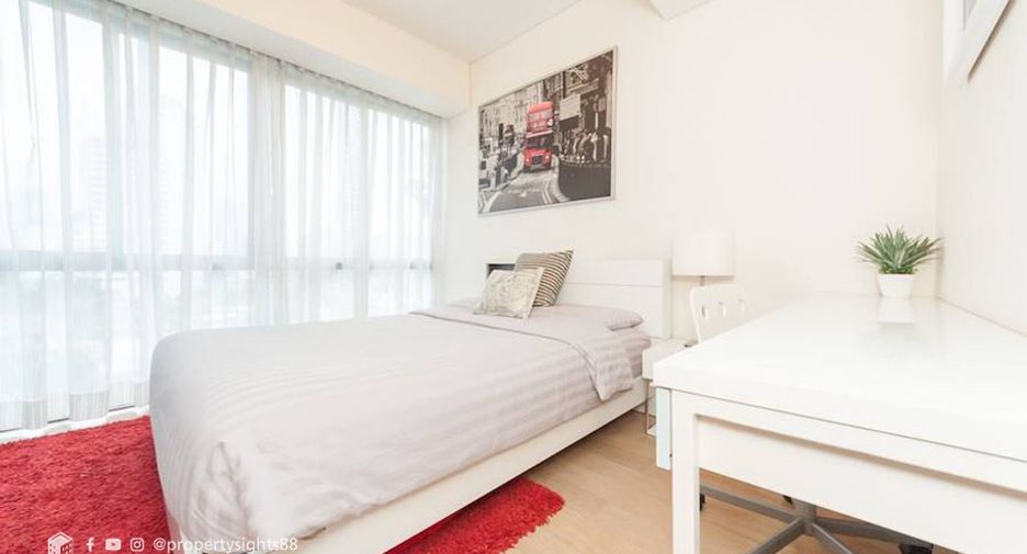 For sale 3 bedrooms condo in Watthana, Bangkok