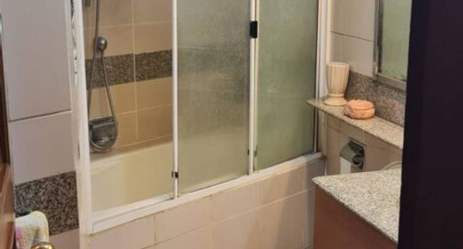 Condo en venta de 3 habitaciones en Khlong Toei, Bangkok