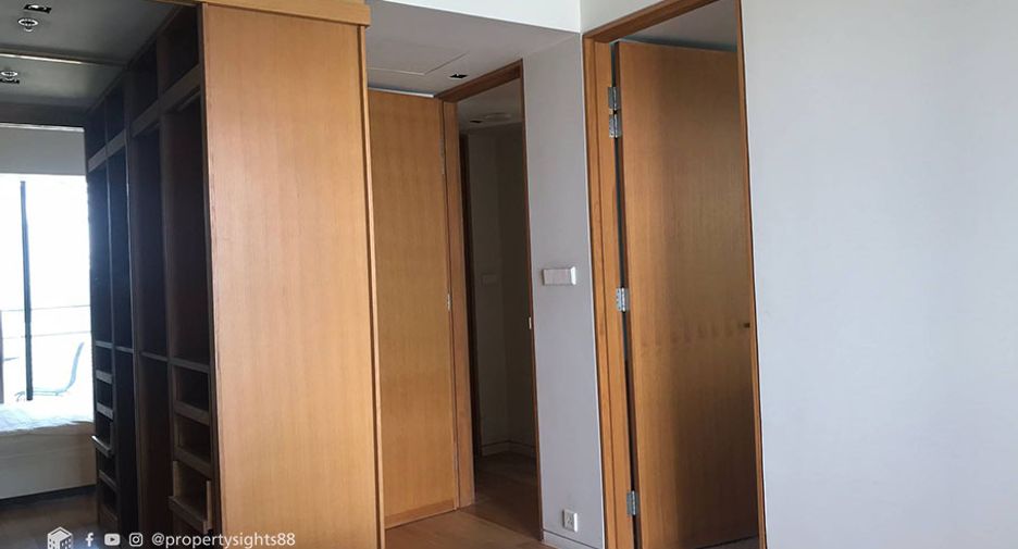 For sale 2 bedrooms condo in Sathon, Bangkok