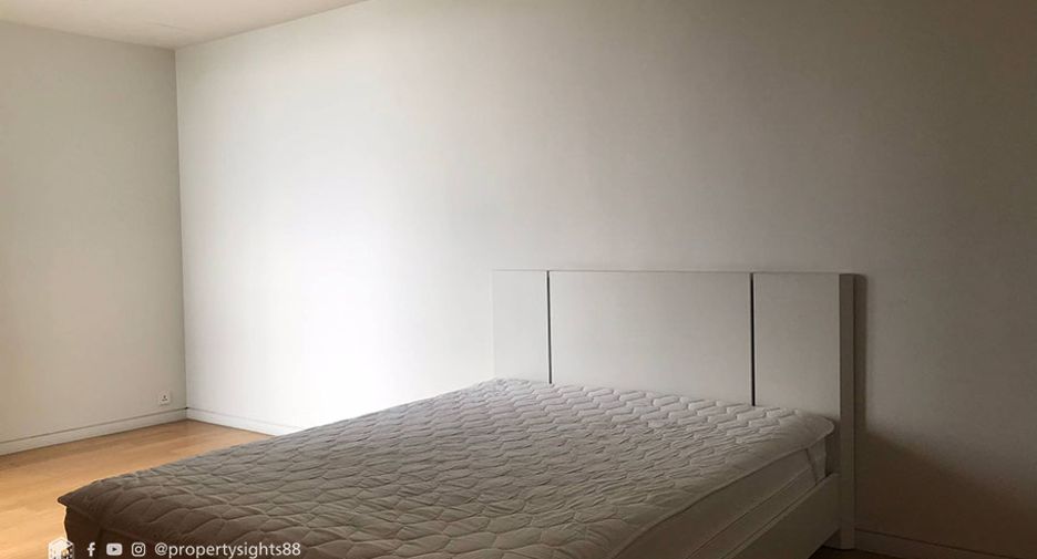 For sale 2 bedrooms condo in Sathon, Bangkok