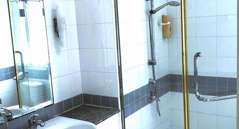 For sale 2 bedrooms condo in Khlong Toei, Bangkok