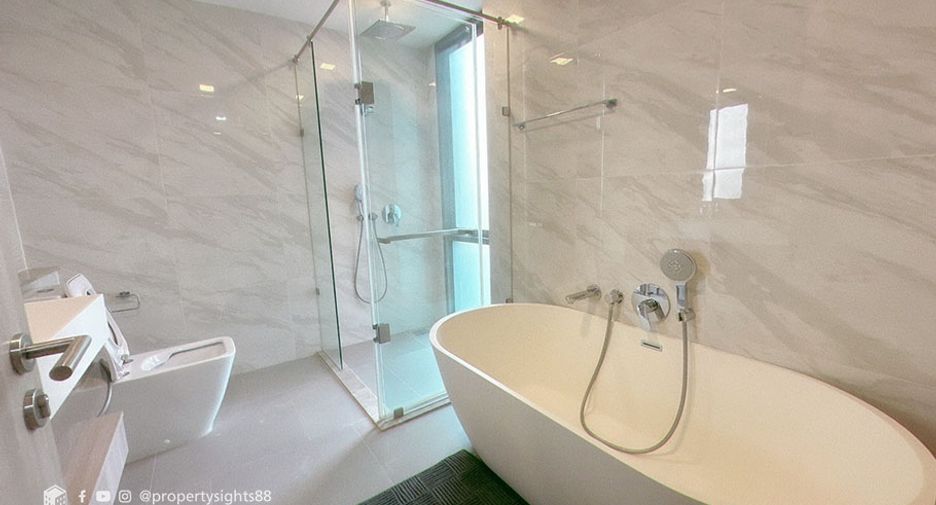 Wohnung zur Miete mit 3 Zimmer in Watthana, Bangkok