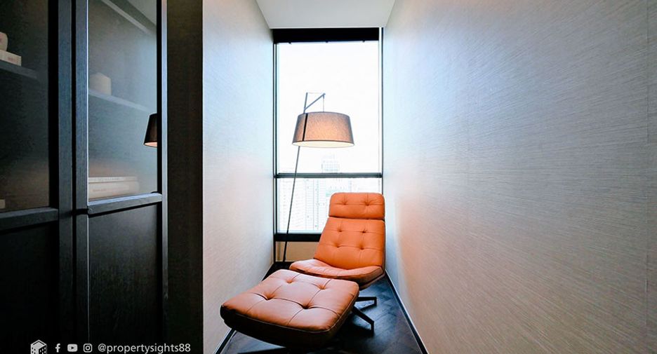 Condo en alquiler de 3 habitaciones en Khlong Toei, Bangkok
