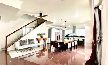 Wohnung zur Miete mit 3 Zimmer in Khlong Toei, Bangkok