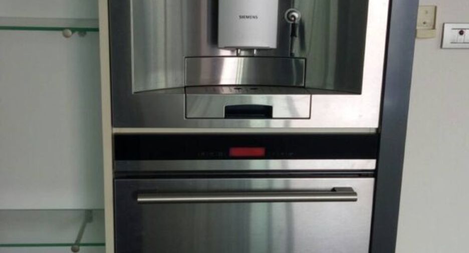 À louer 3 chambres condo à Khlong Toei, Bangkok