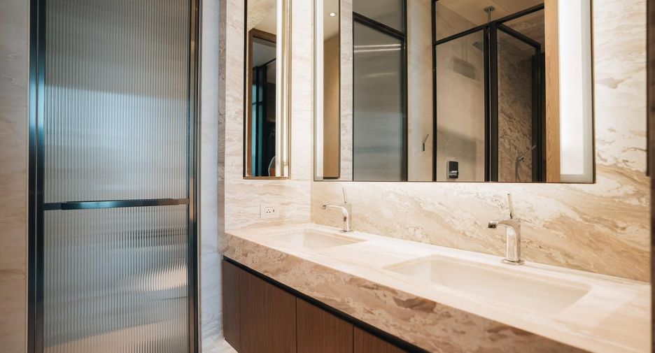 For sale 1 bed condo in Pathum Wan, Bangkok