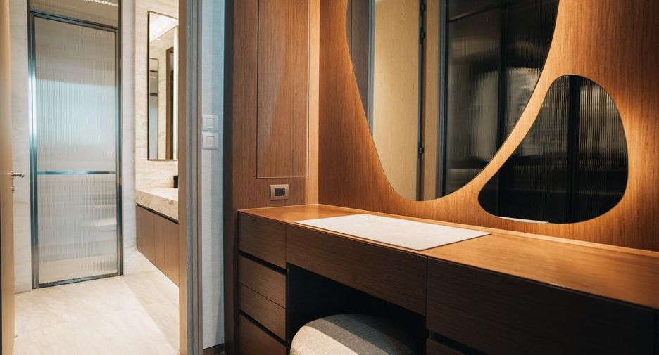 For sale 1 bed condo in Pathum Wan, Bangkok