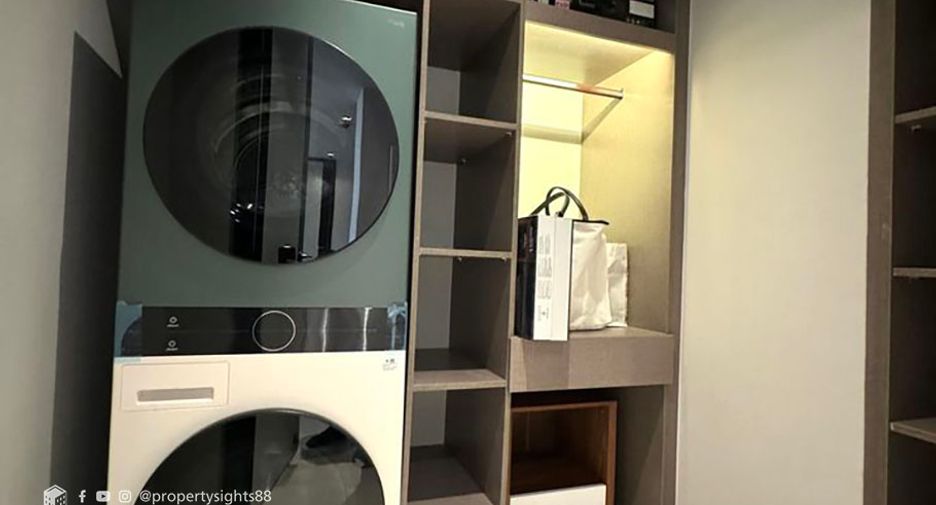 For rent 2 bedrooms condo in Watthana, Bangkok