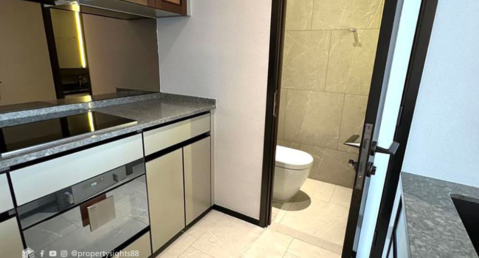 For rent 2 bedrooms condo in Watthana, Bangkok