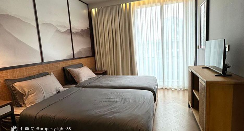 For rent 2 bedrooms condo in Watthana, Bangkok