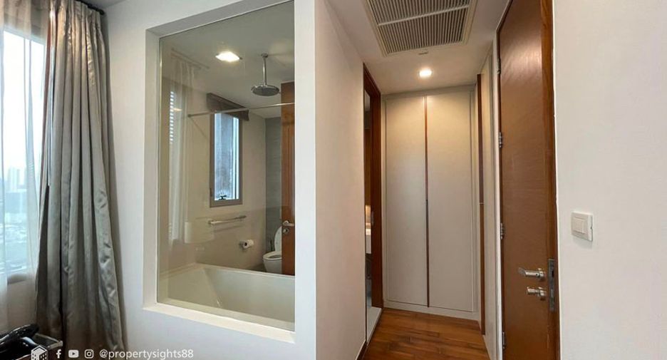 For rent 2 bedrooms condo in Khlong Toei, Bangkok