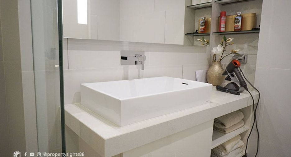 For rent 1 bed condo in Sathon, Bangkok