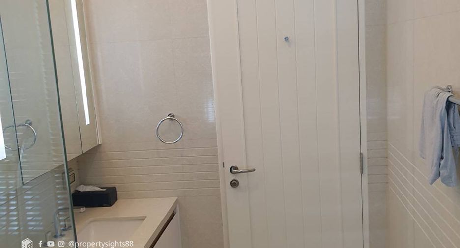À louer 2 chambres condo à Pathum Wan, Bangkok