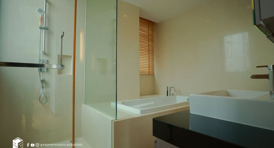 For rent 3 ベッドルーム condo in Khlong Toei, Bangkok