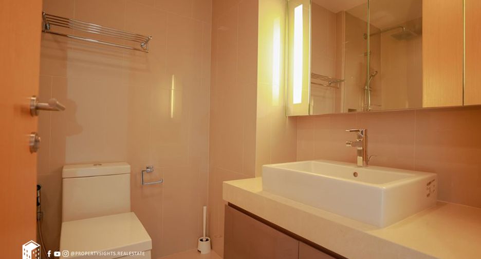 For rent 3 ベッドルーム condo in Khlong Toei, Bangkok