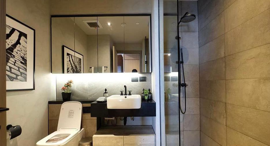 For rent 2 ベッドルーム condo in Watthana, Bangkok