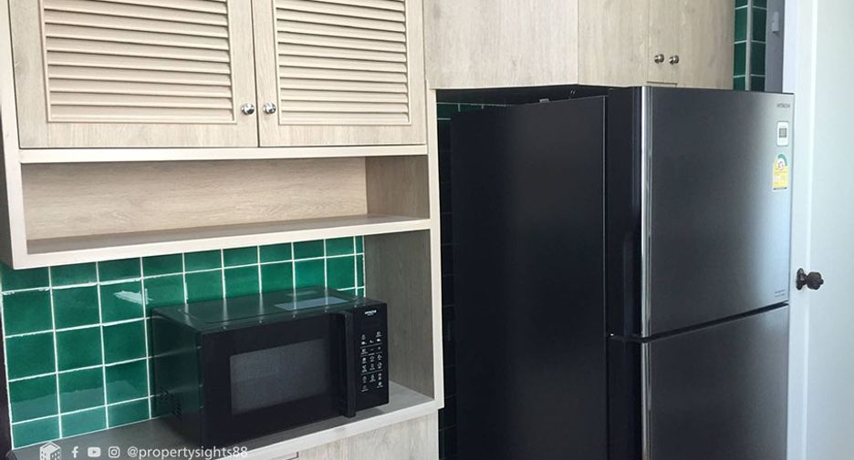 Condo en alquiler de 3 habitaciones en Khlong Toei, Bangkok