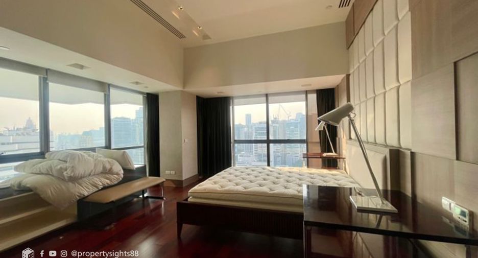 À louer 3 chambres condo à Watthana, Bangkok