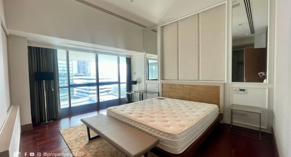 À louer 3 chambres condo à Watthana, Bangkok