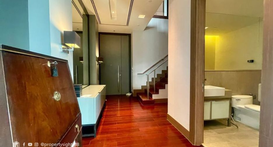 À louer 3 chambres condo à Watthana, Bangkok