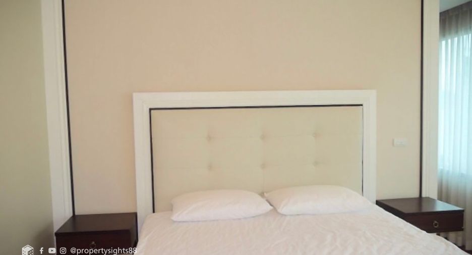 For sale 3 ベッドルーム condo in Khlong Toei, Bangkok
