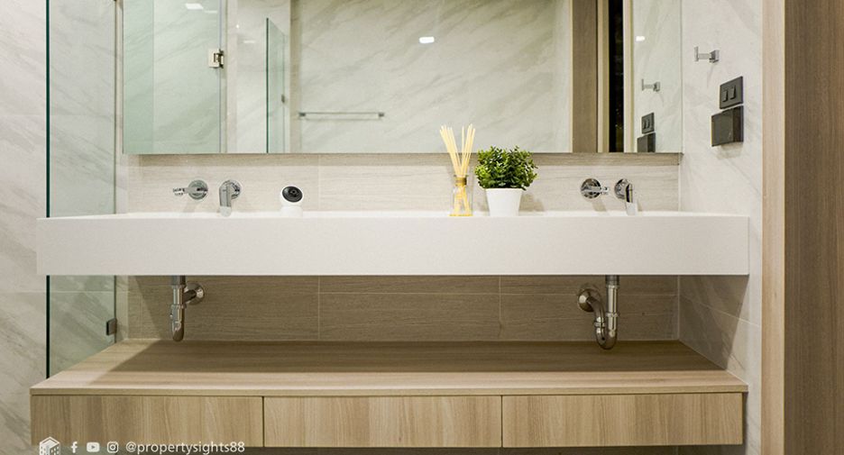 For rent 2 bedrooms condo in Watthana, Bangkok