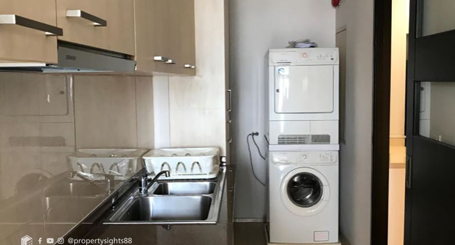 For rent 2 bedrooms condo in Khlong Toei, Bangkok