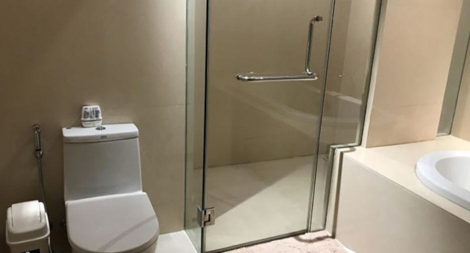 For rent 2 bedrooms condo in Khlong Toei, Bangkok