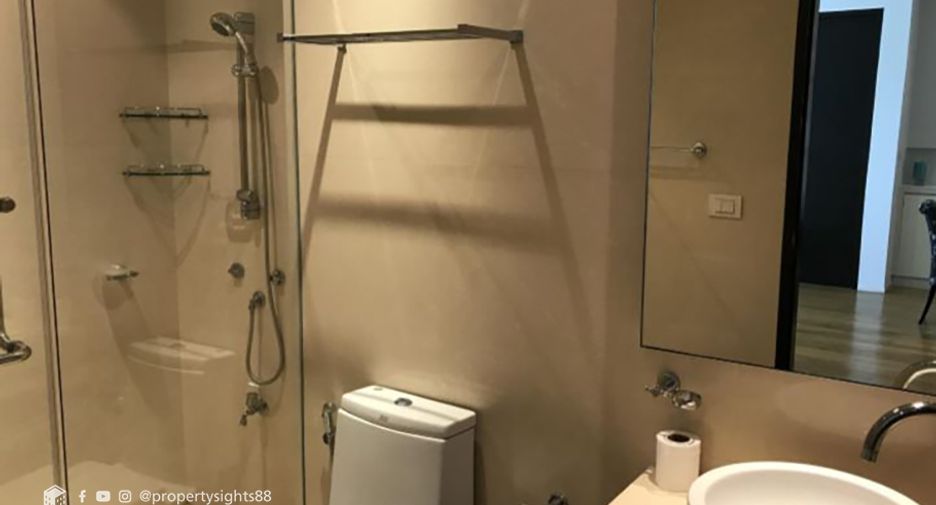 For rent 2 bedrooms condo in Khlong Toei, Bangkok