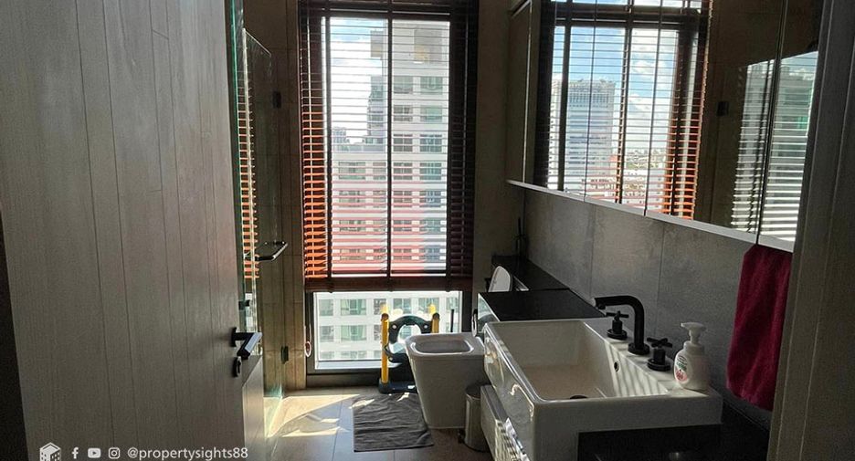 For rent 2 ベッドルーム condo in Watthana, Bangkok