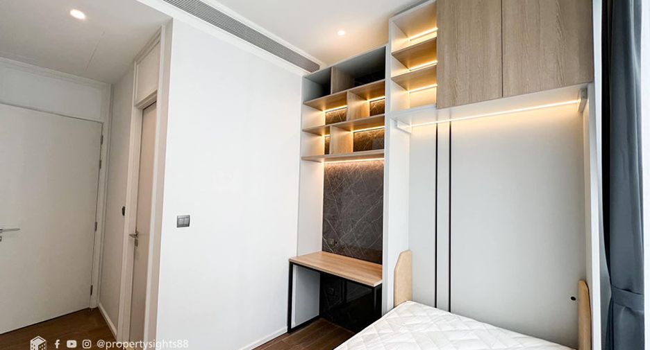 For rent 2 bedrooms condo in Pathum Wan, Bangkok