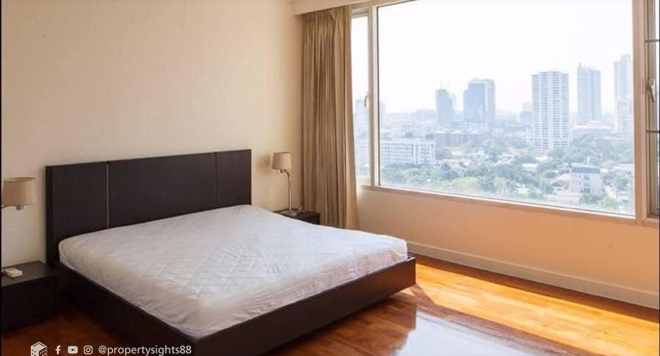 Condo en alquiler de 3 habitaciones en Watthana, Bangkok