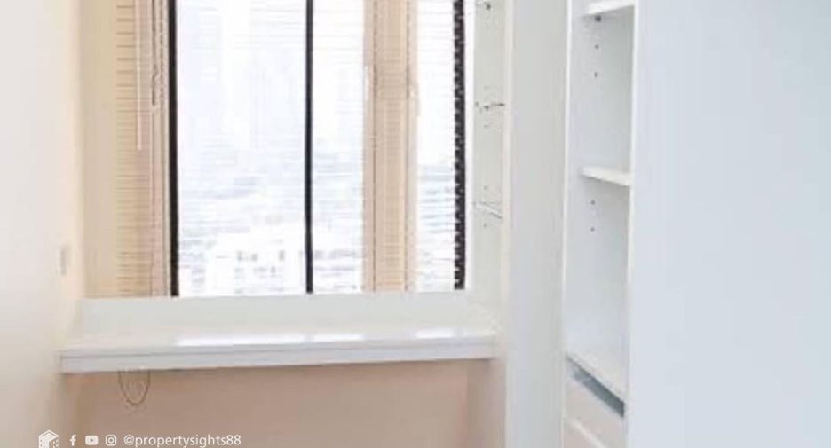 Condo en alquiler de 3 habitaciones en Watthana, Bangkok