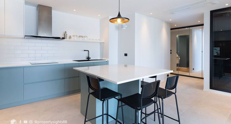 For sale 3 bedrooms condo in Watthana, Bangkok