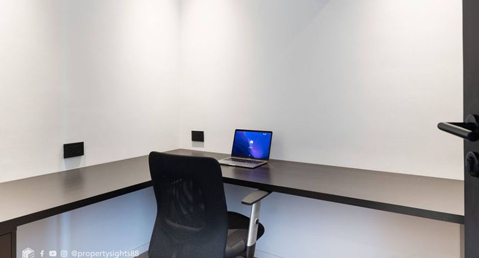 For sale 3 bedrooms condo in Watthana, Bangkok