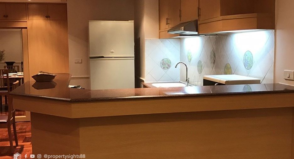 For rent 2 bedrooms condo in Khlong Toei, Bangkok
