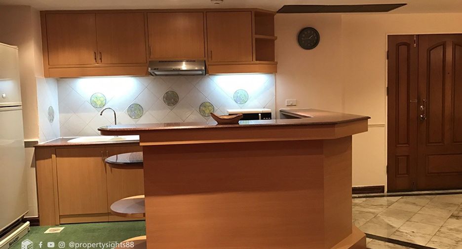 For rent 2 bedrooms condo in Khlong Toei, Bangkok
