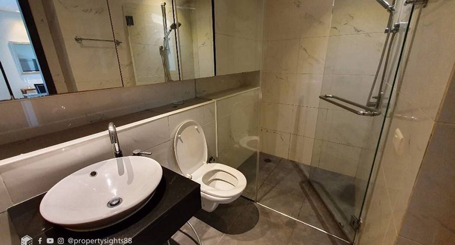 Condo en alquiler de 2 habitaciones en Khlong Toei, Bangkok