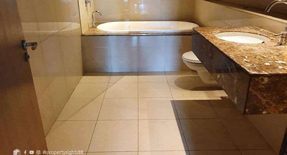 Condo en alquiler de 2 habitaciones en Khlong Toei, Bangkok