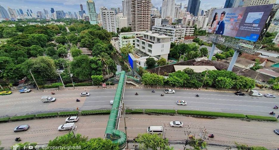 Condo en alquiler de 2 habitaciones en Khlong Toei, Bangkok