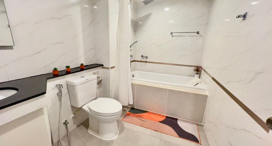 For rent 2 bedrooms condo in Khlong Toei, Bangkok
