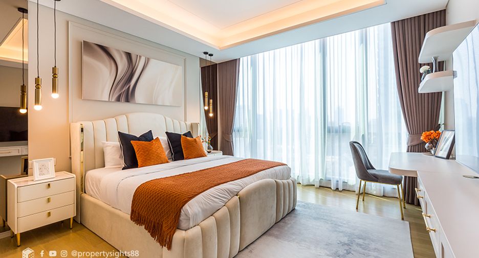 For rent 2 bedrooms condo in Pathum Wan, Bangkok