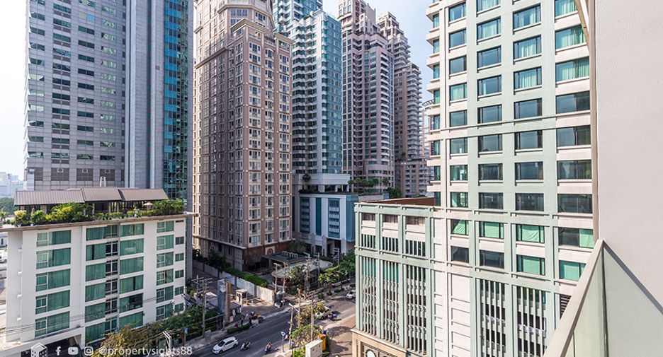 For rent 2 bedrooms condo in Pathum Wan, Bangkok