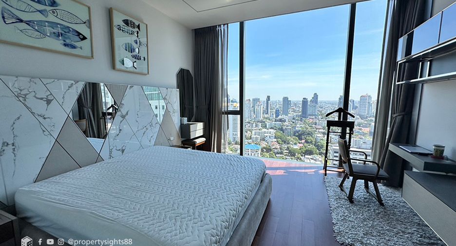 For rent 2 bedrooms condo in Khlong Toei, Bangkok