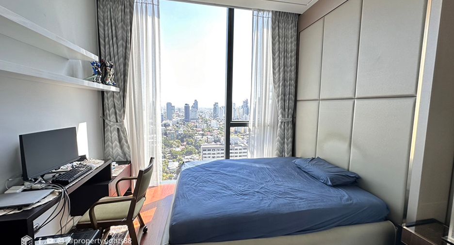 For rent 2 bedrooms condo in Khlong Toei, Bangkok