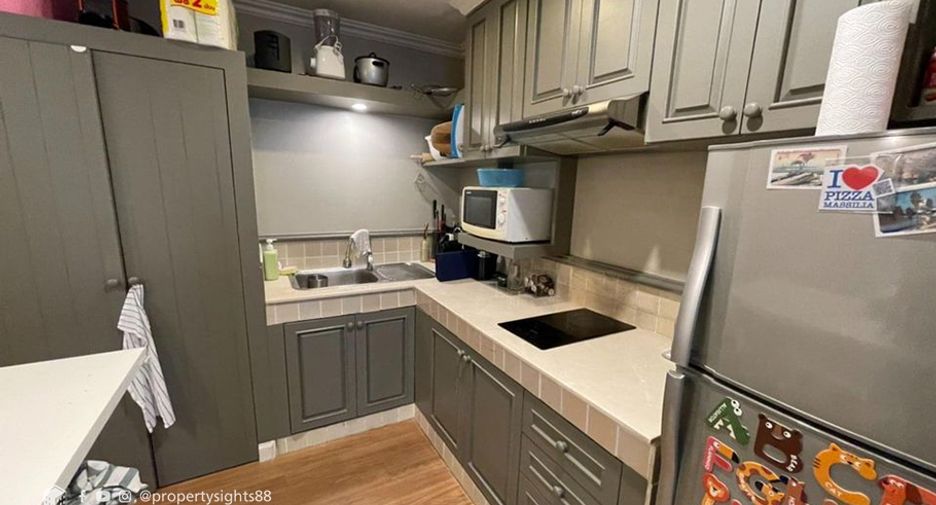 For rent 3 bedrooms condo in Watthana, Bangkok